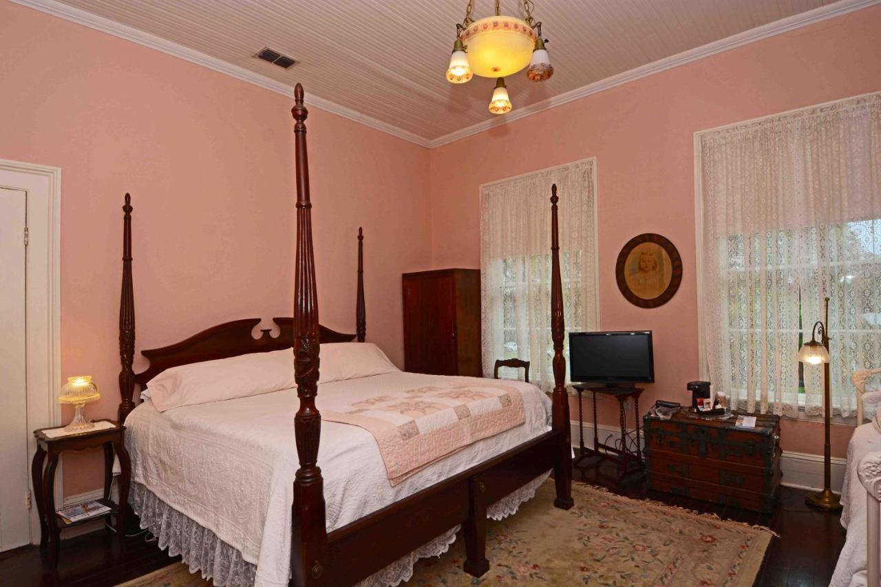 مونتيسيلو 1872 Denham Inn المظهر الخارجي الصورة